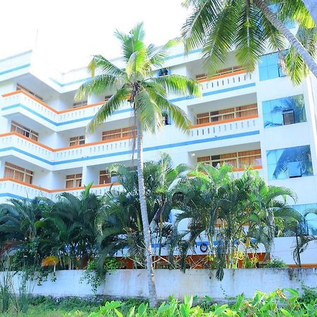 Ocean Bay Ayurvedic Beach Resort Kovalam Zewnętrze zdjęcie