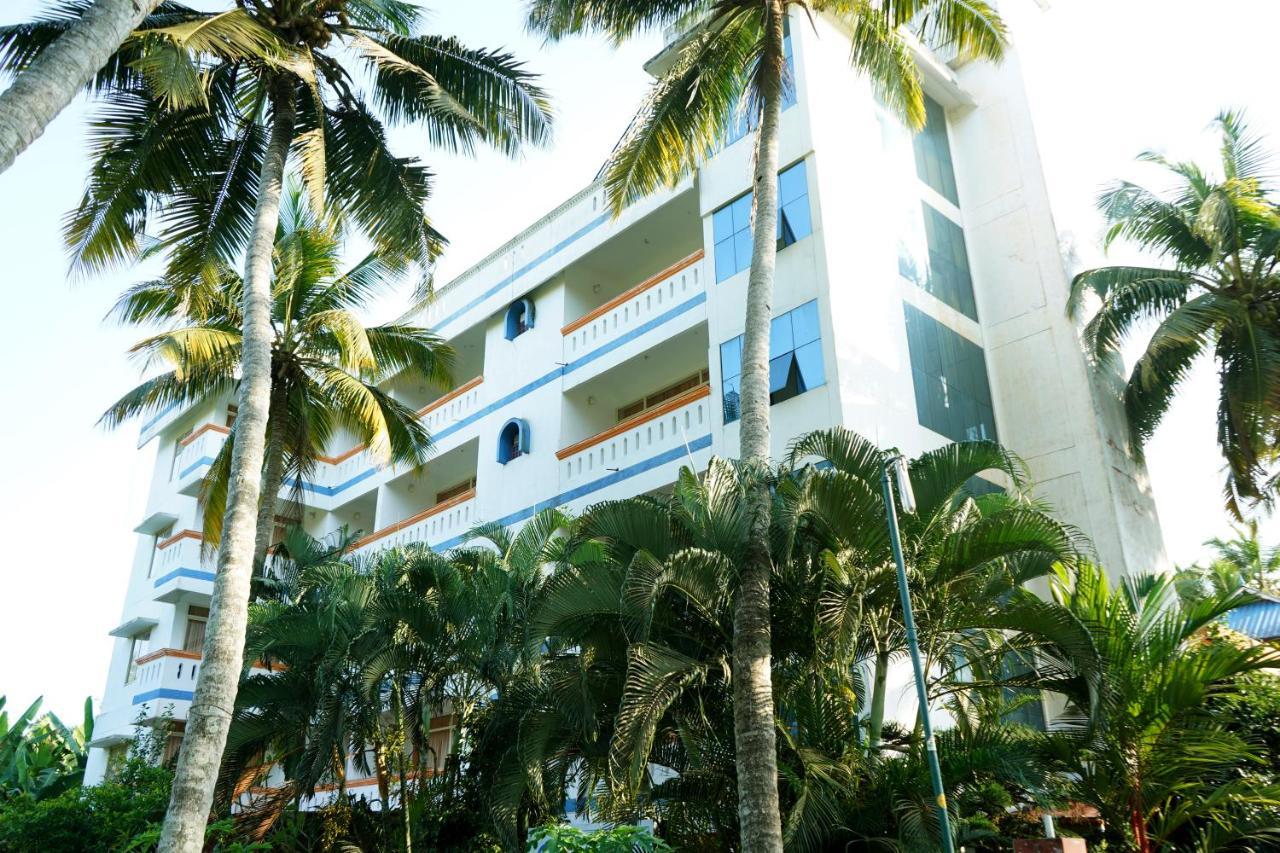 Ocean Bay Ayurvedic Beach Resort Kovalam Zewnętrze zdjęcie